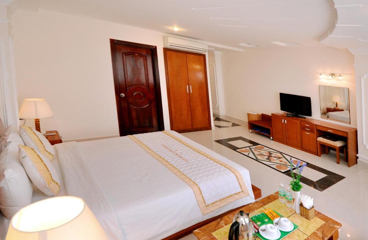 Tan Hoang Long Hotel Хошимін Екстер'єр фото