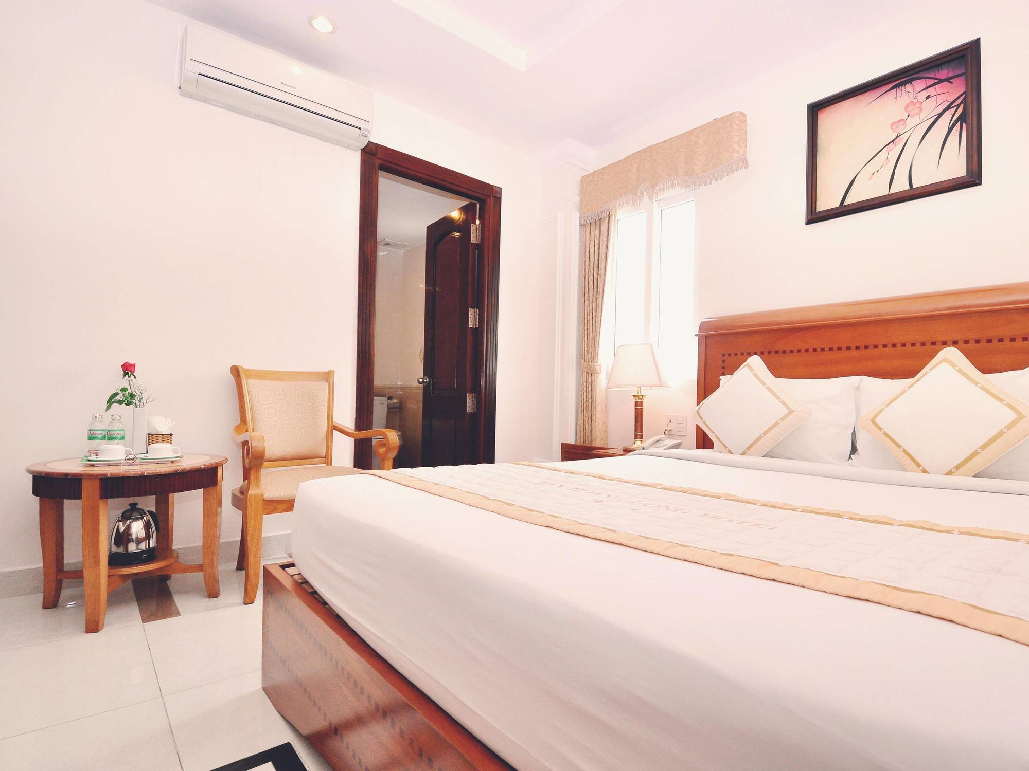 Tan Hoang Long Hotel Хошимін Екстер'єр фото